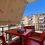 Cozy Getaway Apartment In Saranda, Beach Access