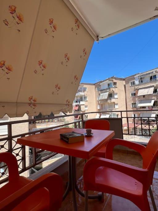Cozy Getaway In Saranda, Access Apartment